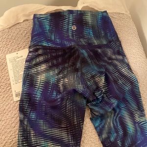 LULULEMON: Size 2 - never worn, new with tags.